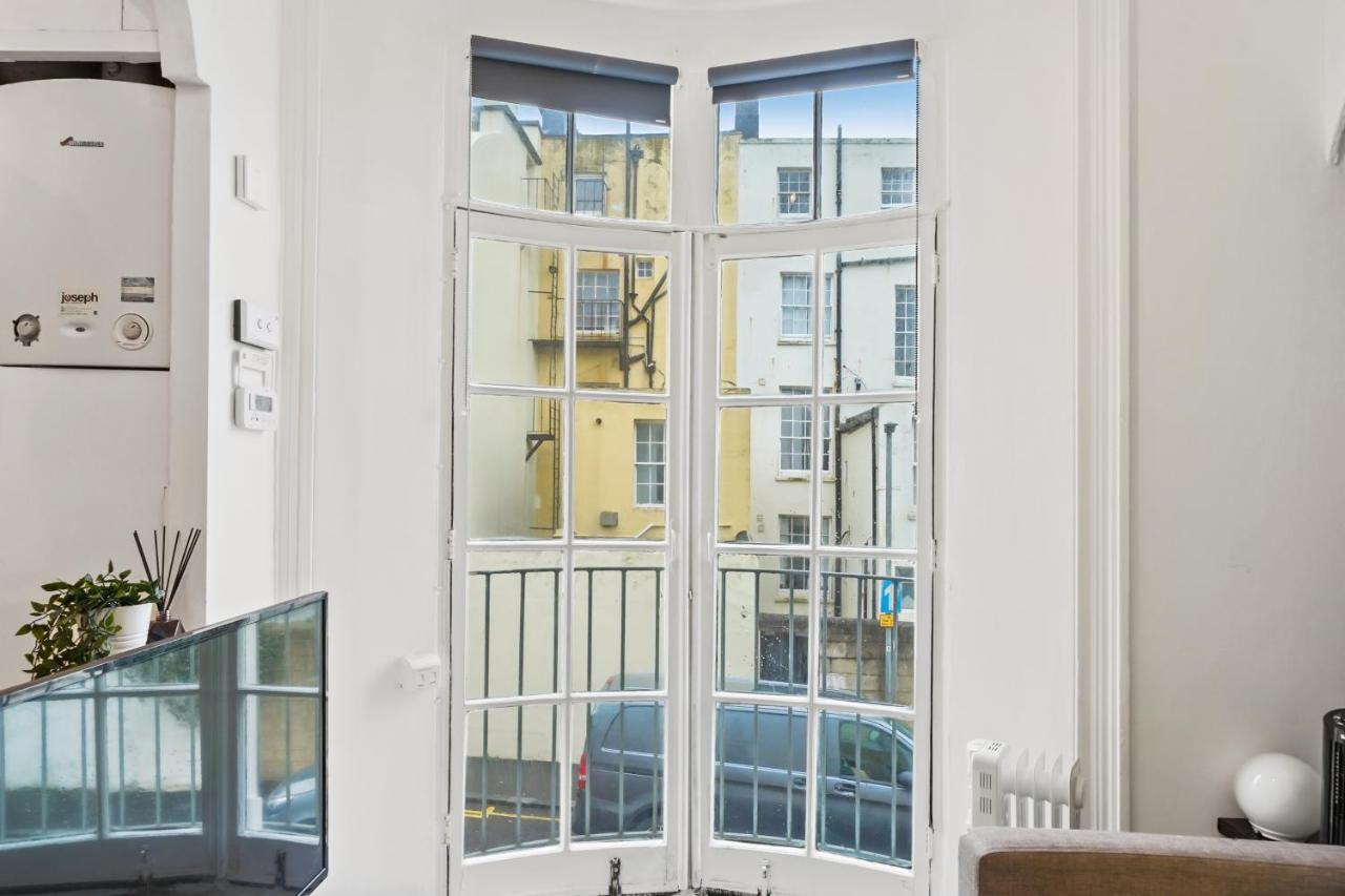 Modern One Bedroom Apartments In Brighton Exterior photo